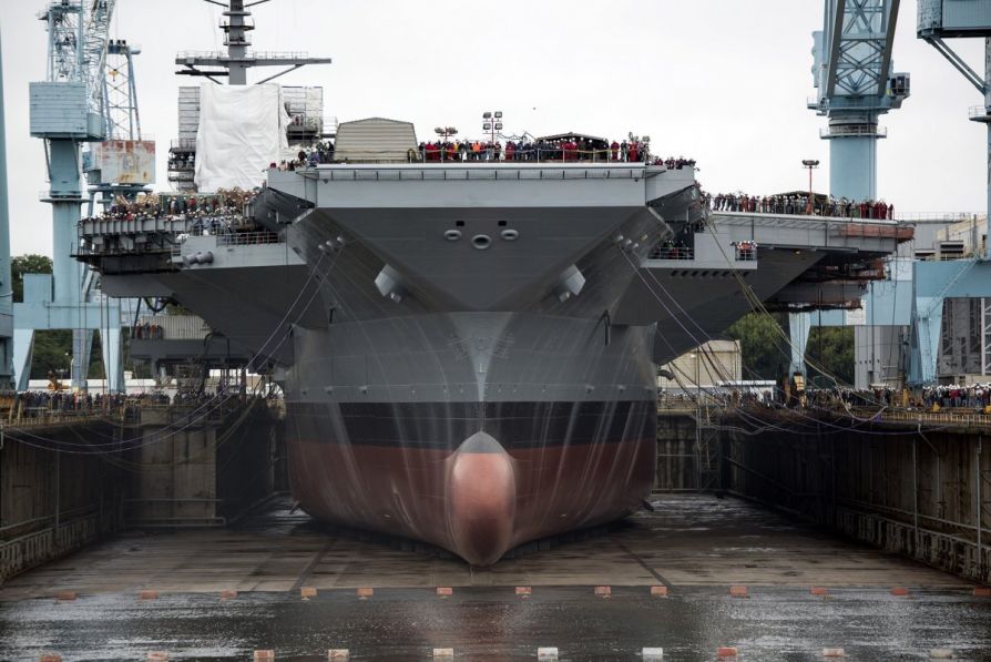 Авианосец CVN-78 (PCU Gerald R. Ford) спускают на воду 31 мая 2017 года