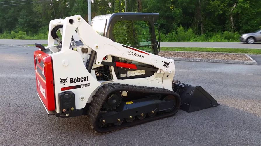 Компактный погрузчик Bobcat Т 595
