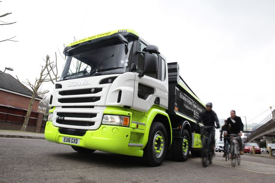 Городской маневренный самосвал Scania Urban Tipper 