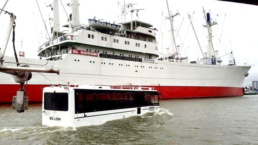 HAFENCITY RIVERBUS самый необычный плавающий автобус