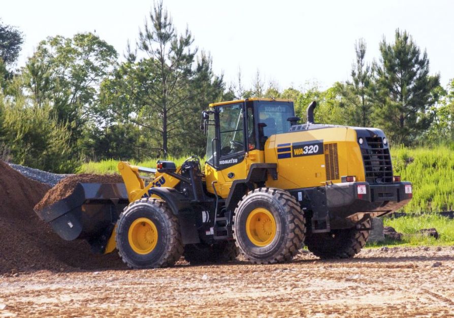 Новый фронтальный погрузчик Komatsu SAA6D107E-3