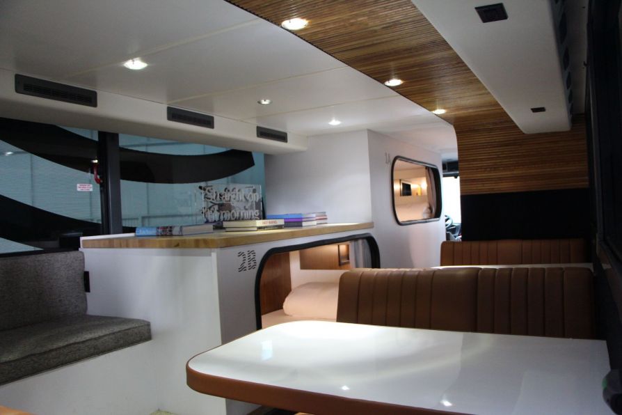 Место для отдыха спального автобуса Cabin SleeperBus