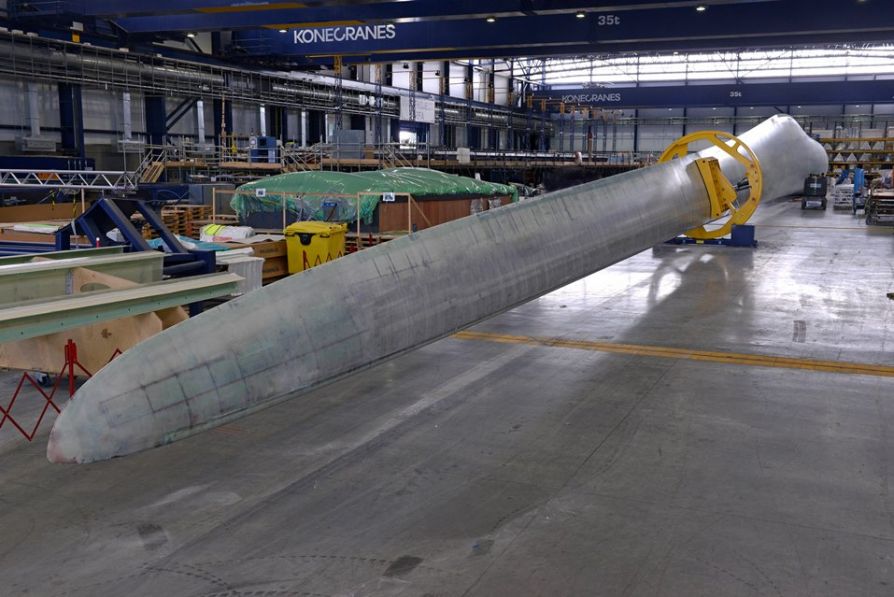 Одна лопасть морской ветротурбины V164