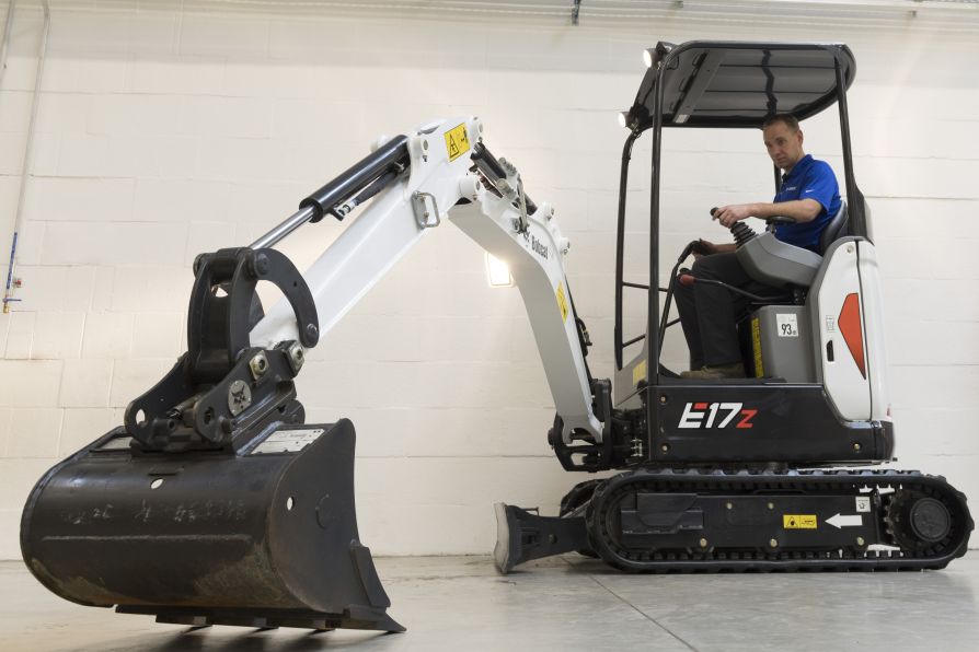 Мини-экскаватор Bobcat E17Z с нулевым задним свесом