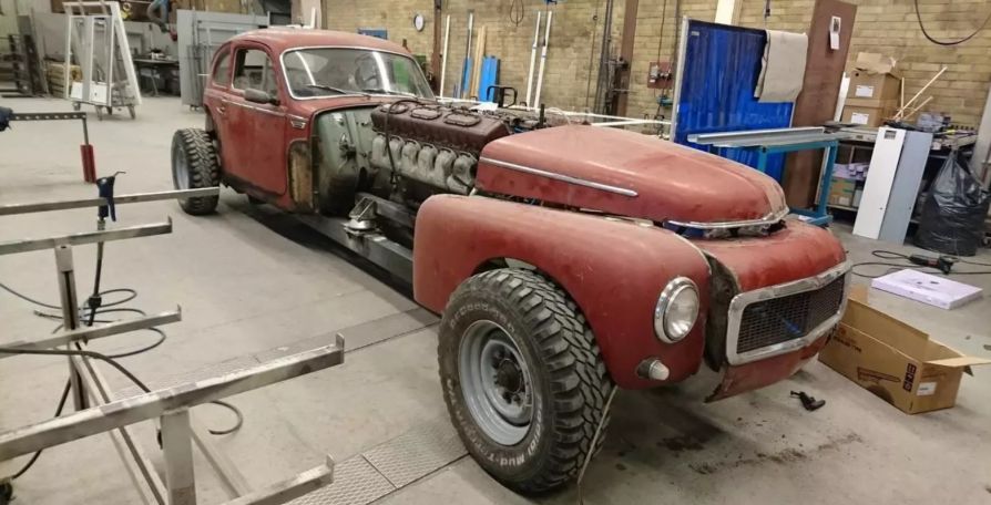 Старенький Volvo PV544 оснастили двигателем от танкового мостоукладчика