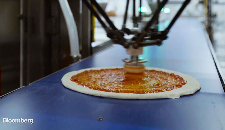 В Zume Pizza робот готовит пиццу